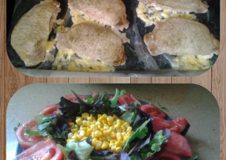 Filetes de lomo rellenos de jamón y queso con acompañamiento de ensalada variada