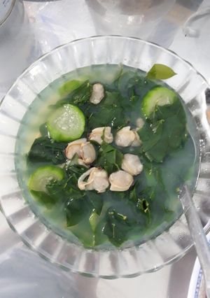 Hình của món Canh nghêu nấu rau ngót.