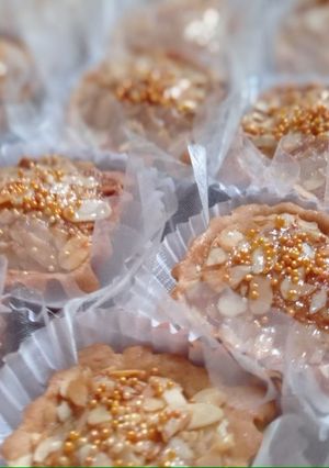 صورة لوصفة تارتولات محشية بكريمة اللوز والجوز والمعجون 🤤