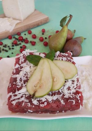 Foto di Tartare di Lombo con scaglie di Pecorino Stagionato in Fossa