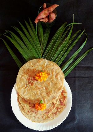 शकरकंदी ज्वार पूरनपोली(Shaka4rkand jowar poranpoli recipe in Hindi) रेसिपी मुख्य फोटो