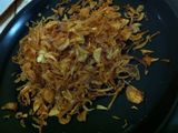 Bawang merah goreng 