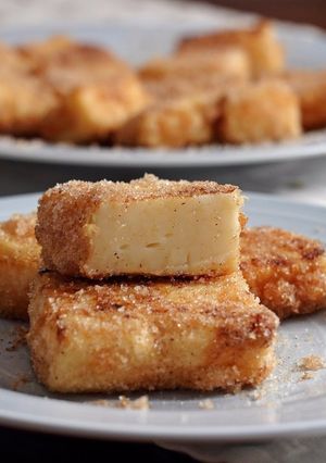 A picture of Leche Frita.