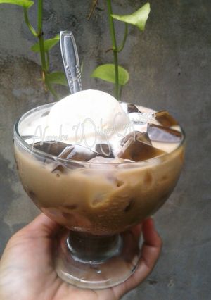Foto resep Es Luwak White Koffie Cincau Topping Eskrim Vanilla