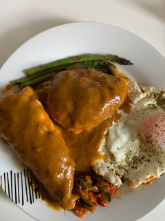 Una foto de Pechuga de pollo rellena de verduras