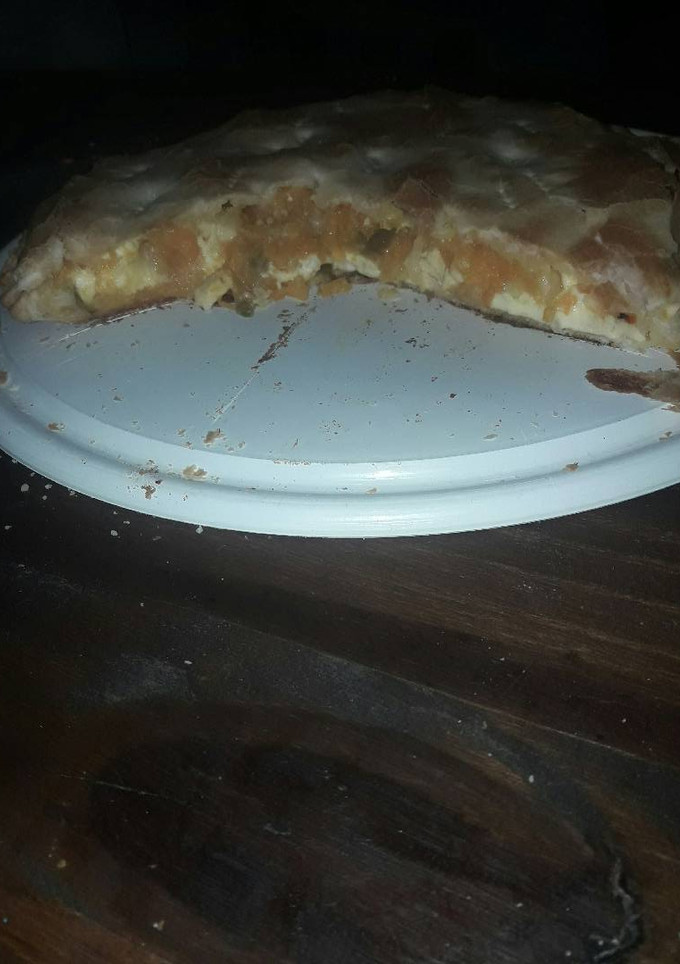 Una foto de Tarta de zapallo, pollo y choclo