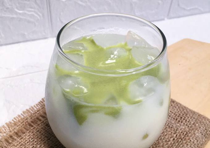 Bagaimana Menyiapkan Es Susu Matcha Low Budget yang Bikin Ngiler