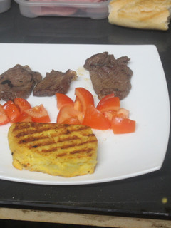 Una foto de Filetitos de ternera con sobras de tortilla de patatas