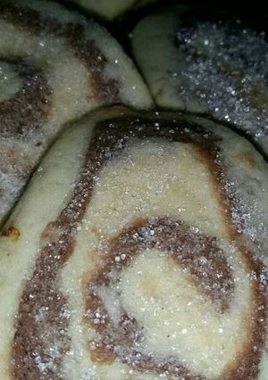 Una foto de Galletitas marmoladas de chocolate y vainilla🍫😋🍪