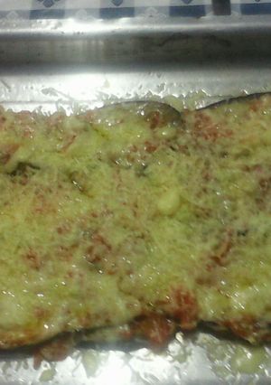 Una foto de Lasaña de Berenjenas con salsa y queso 