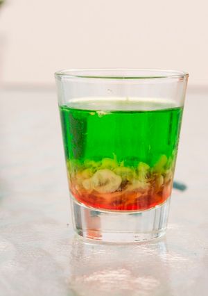 Una foto de Shot de Halloween "Hemorragia Cerebral de Alien"