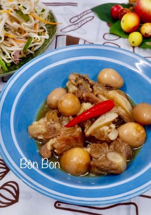 Hình của món Sườn Sụn Kho Trứng Cút.