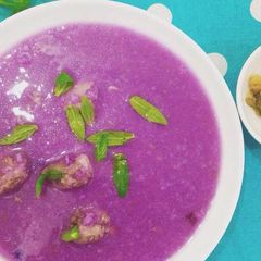 A picture of Purple Yam Soup with Pork.