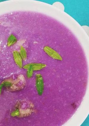 A picture of Purple Yam Soup with Pork.