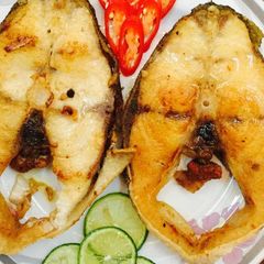 A picture of Fried Cobia with Salt and Chili.