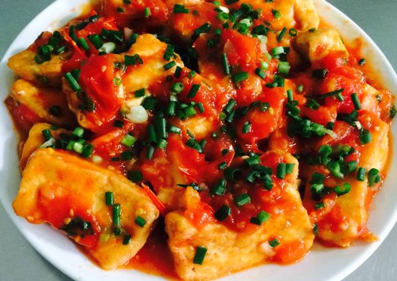 Fried Tofu in Tomato Sauce