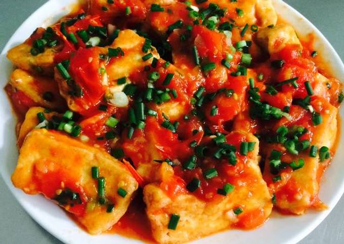 Fried Tofu in Tomato Sauce