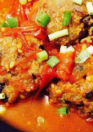 A picture of Meatballs with Tomato Sauce.