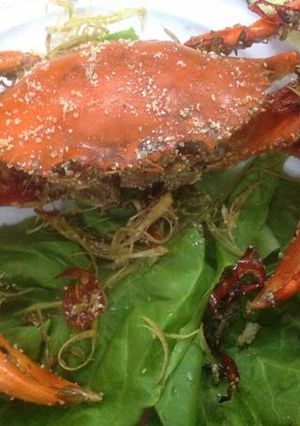 A picture of Vietnamese Roasted Crab in Salt Crust.