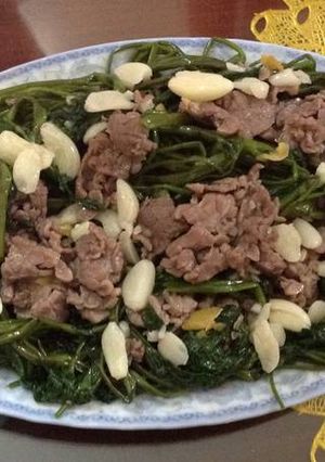 A picture of Stir-fried Buffalo Meat with Water Spinach.
