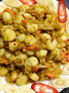 A picture of Stir-fried Scallops with Lemongrass and Chili.