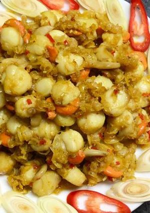A picture of Stir-fried Scallops with Lemongrass and Chili.