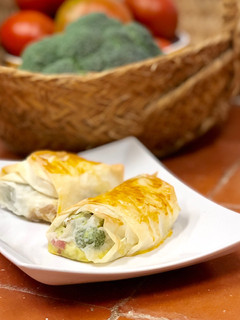 Una foto de Rollitos de brócoli, con esta receta el brócoli será tu mejor amigo!!