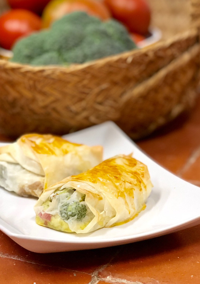 Una foto de Rollitos de brócoli, con esta receta el brócoli será tu mejor amigo!!