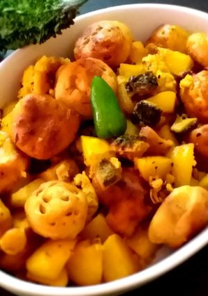 বড়া দিয়ে করলা চচ্চড়ি রেসিপির প্রধান ছবি