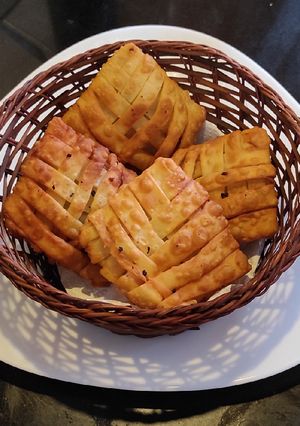 A picture of Dates Mat Samosa.