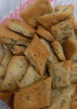 صورة لوصفة مقرمشات زعتر مالحة مخبوزة