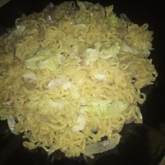 A picture of Cabbage and onion noodles.