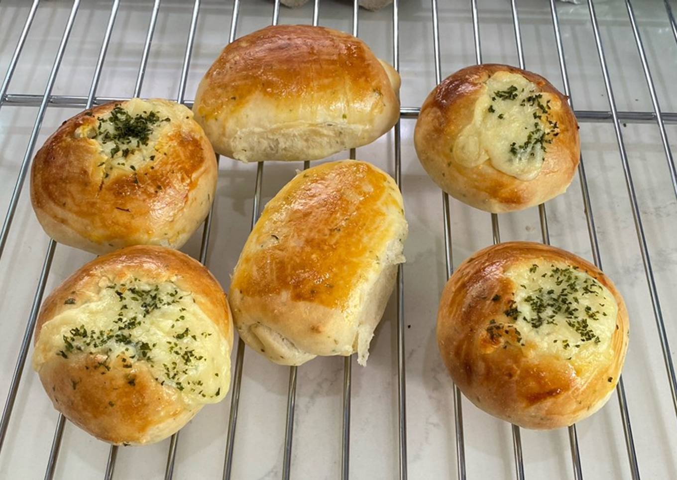 Garlic Bread Roll & Garlic Cheese Bun