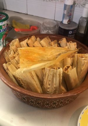 Una foto de Tamales de Res en chile colorado a la Sonorense