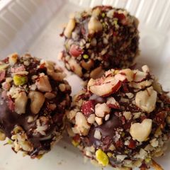 A picture of Fruity Cake pops#baking with fruits.