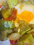 SALTEADO DE 🥒ZUCCHINIS🥒ZAPALLITOS DE TRONCO CON 🥚 HUEVOS FRITOS 🍳
