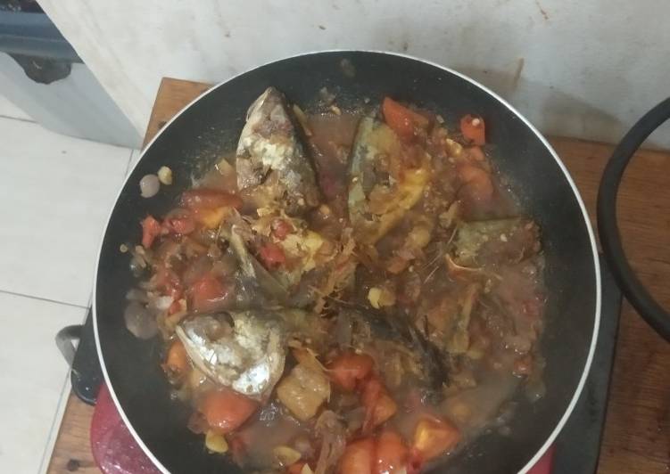 Tumis ikan asin peda