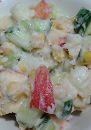 A picture of Weight gain salad.