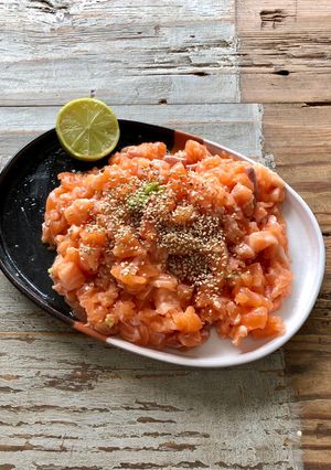 Une photo de Tartare de saumon au wasabi