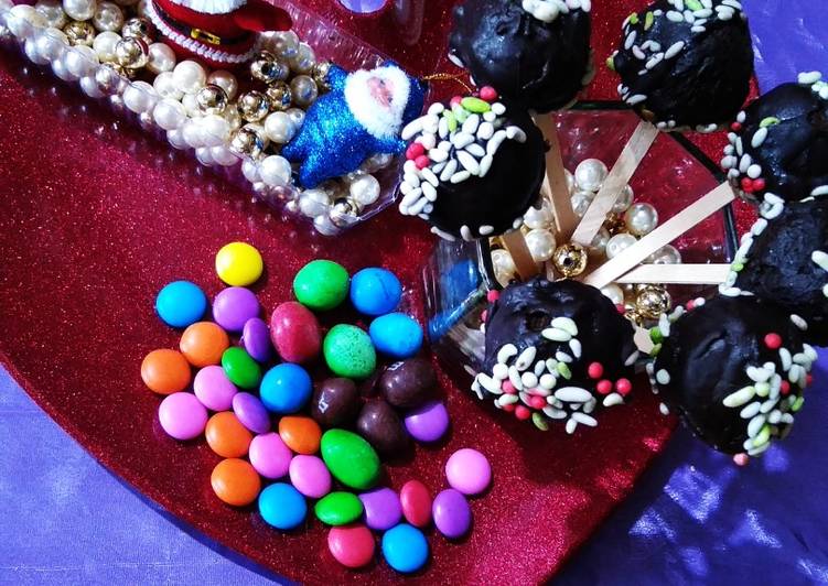 Steps to Make Favorite Chocolate Cake Pops