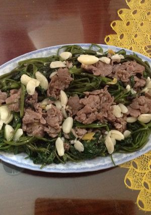 Hình của món Thịt trâu xào rau muống.