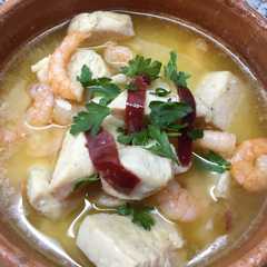 A picture of Pollo al Pil Pil.