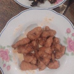 A picture of Sweet and sour chicken (“tang chu” chicken).