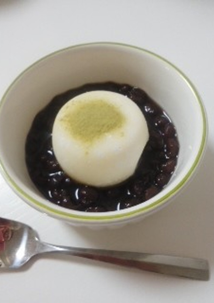 A picture of Mochi Ice Cream with Warm Sweet Red Bean Soup.