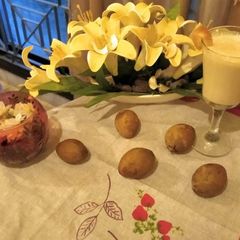 A picture of Chikoo Shake.