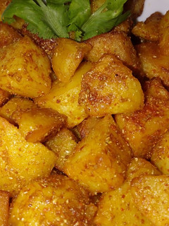 फ्राई मसाला आलू (fry masala aloo recipe in Hindi) रेसिपी मुख्य फोटो