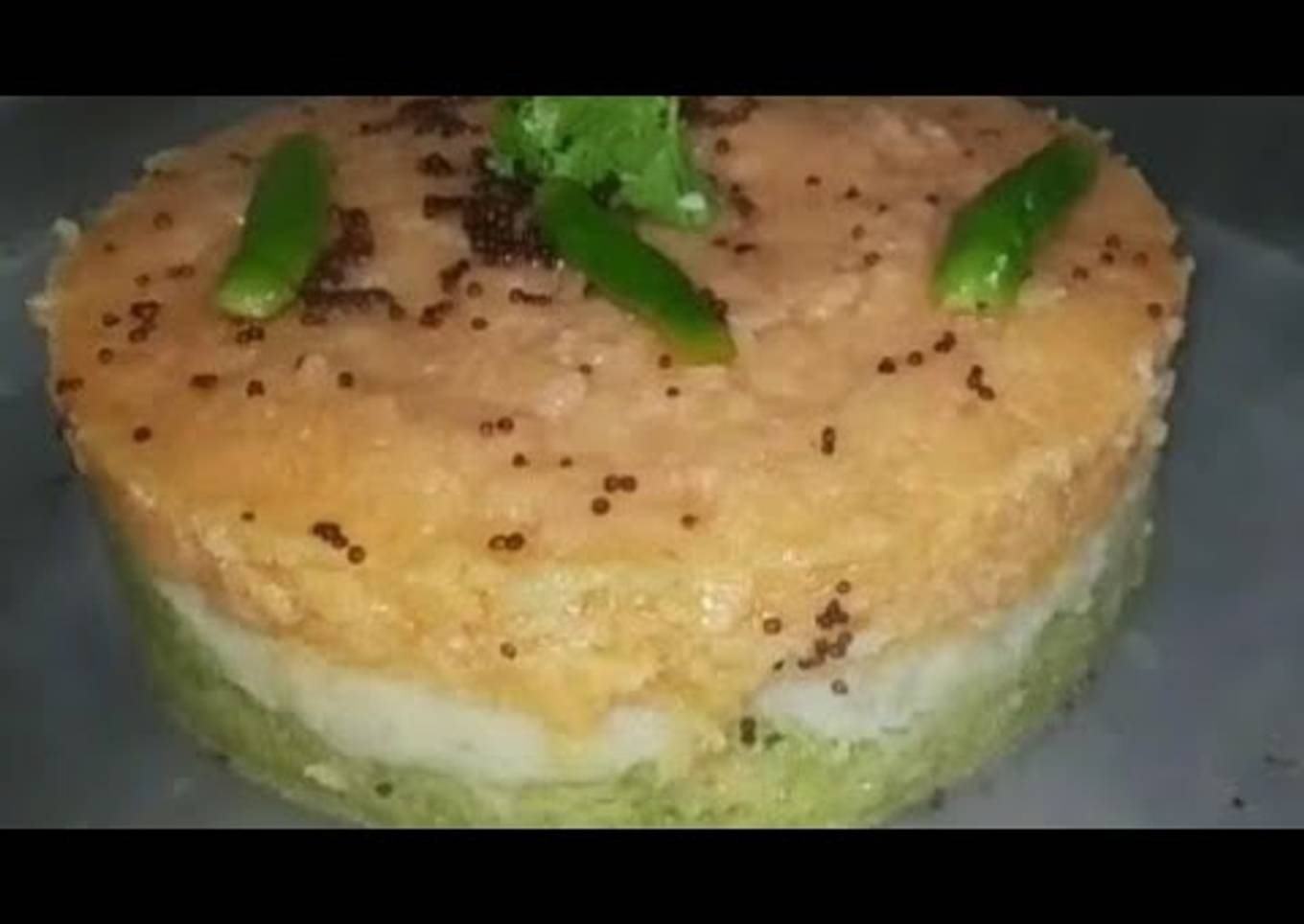 Tricolour dhoklas