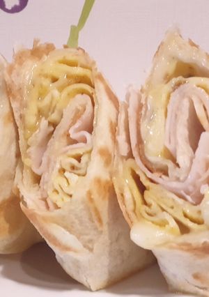 Una foto de Desayuno Fundy o'clock wrap al curry