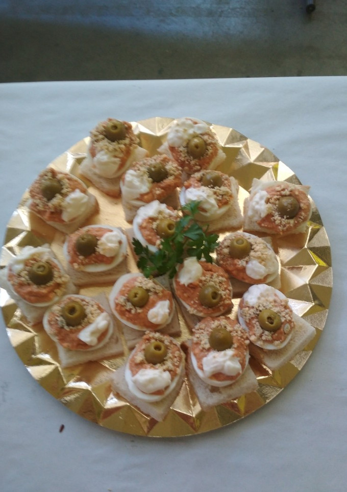 Una foto de Huevos rellenos de atún