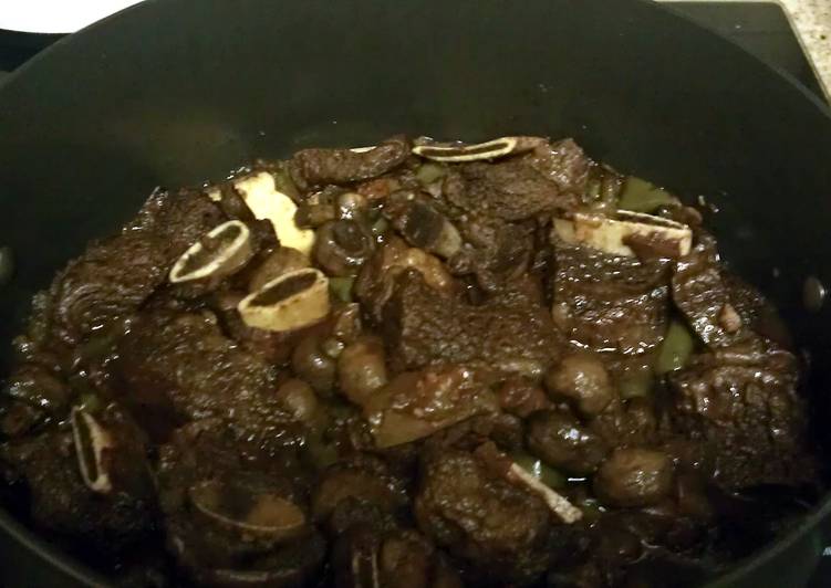 Short ribs curry with mushrooms & green bell peppers